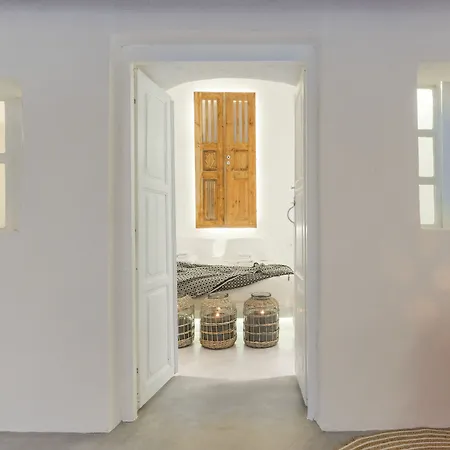 Villa Canvas
