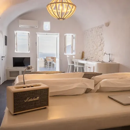Canvas Villa Oia (Santorini)